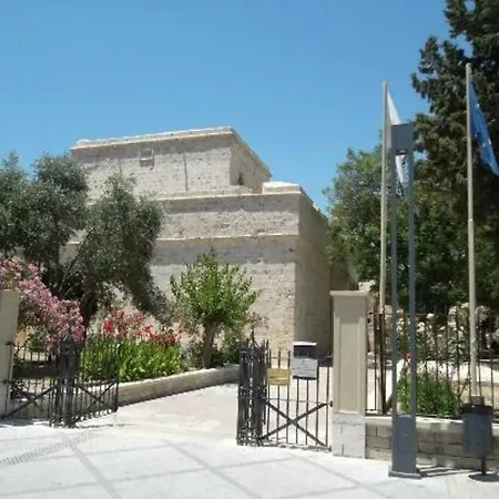 Apartamento Kermia Court 2 *