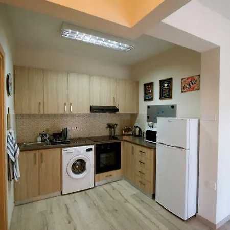 Apartamento Kermia Court 2 *